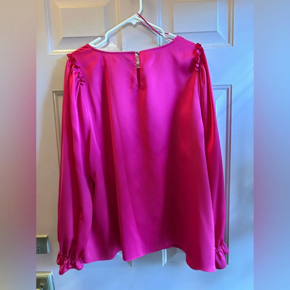 CeCe Fuchsia Long Sleeve Blouse NWOT - Picture 3 of 6